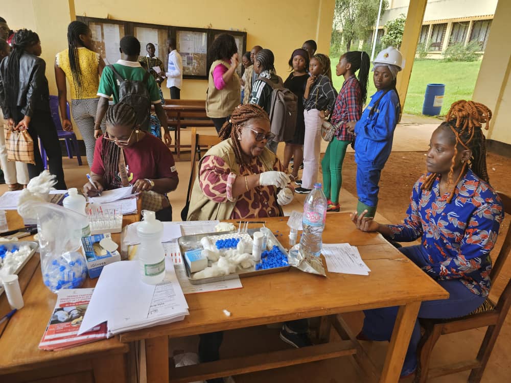 Campagne de dépistage de la drépanocytose à Yaoundé.